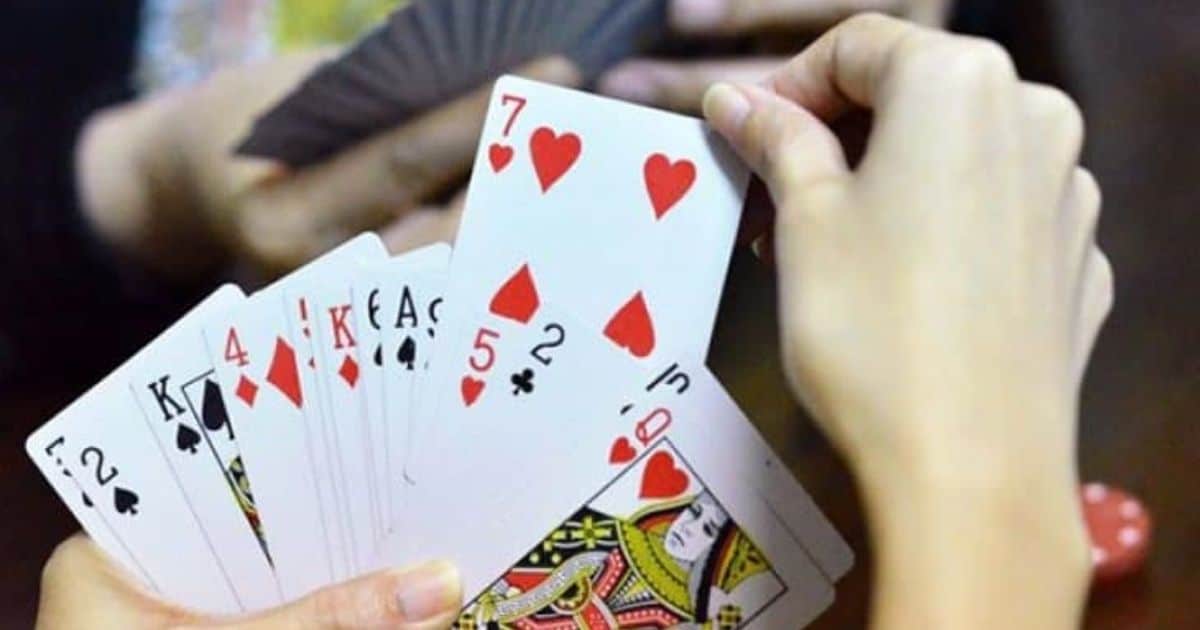 Ưu điểm của việc chơi đánh bài tiến lên online tại Kubet